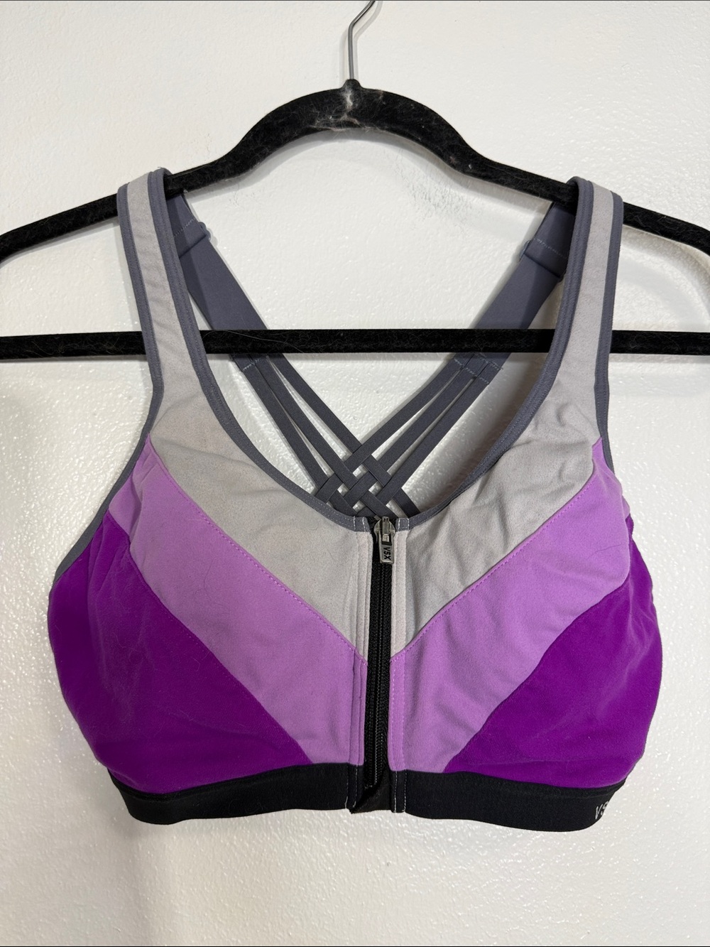 VSX Victoria Secret Sport Knockout Sports Bra 34C strappy back stripes